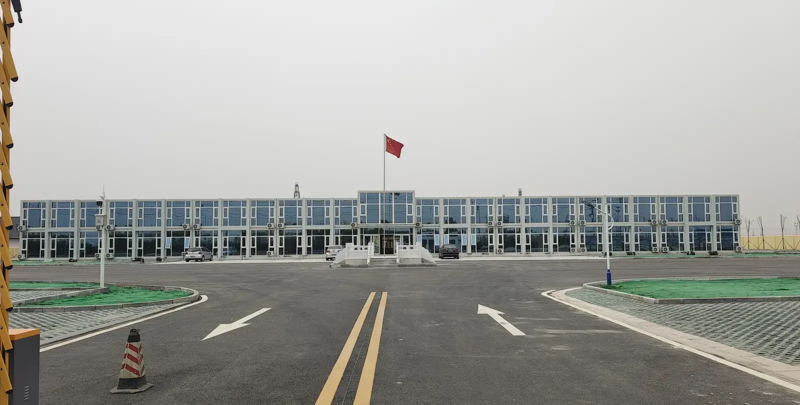 Modular facilities associated with an oilfield operating environment